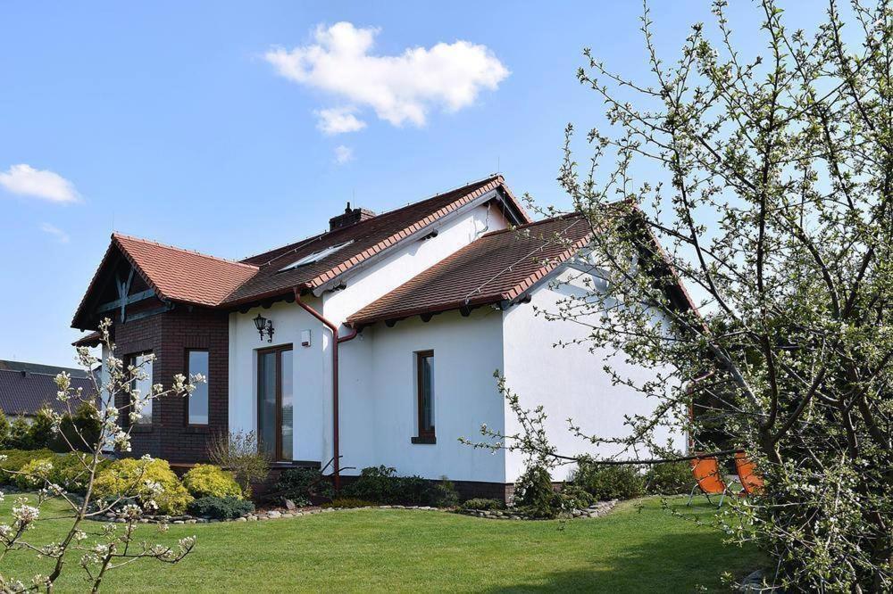 Dom U Zbyszka Z Prywatna Plaza Villa Kiedrowice Bagian luar foto